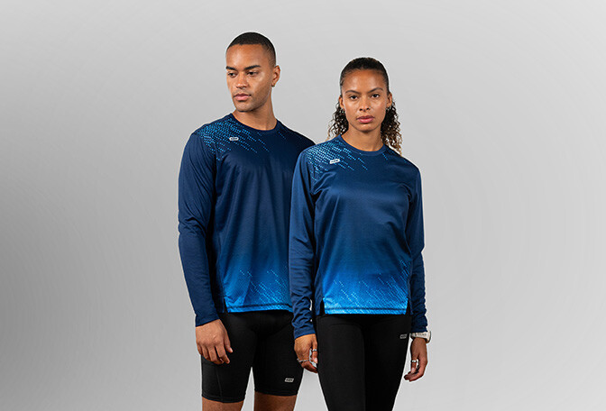 Ignite Blue, uno de los modelos de la colección Ignite de camisetas técnicas de manga larga para running